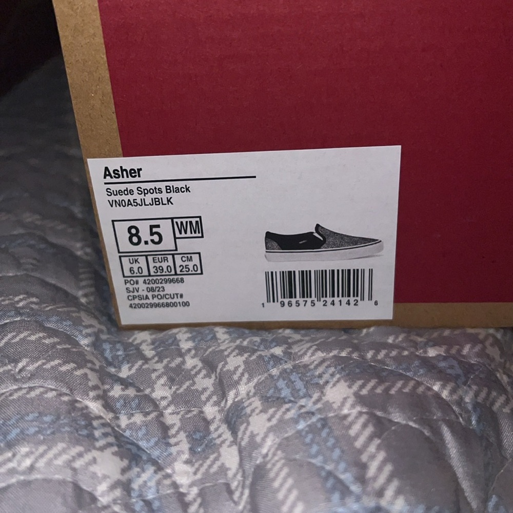 Women’s Vans slip on shoes - Picture 3 of 5